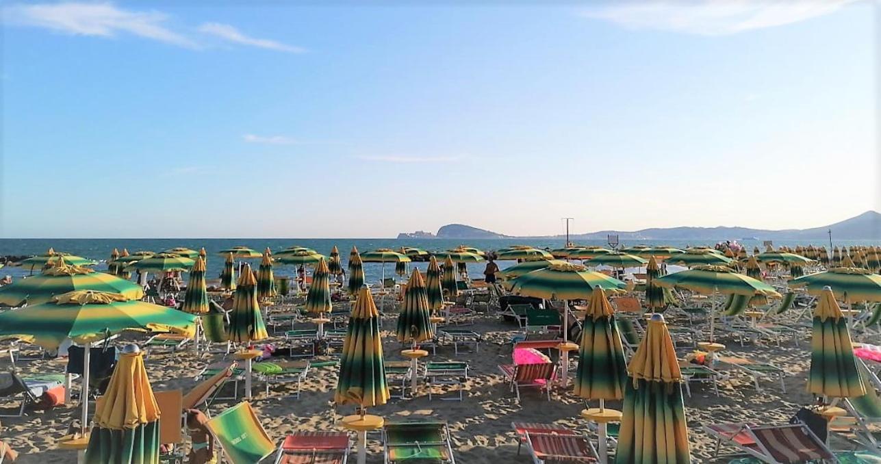 Guesthouse Holiday Formia Beach Eksteriør billede