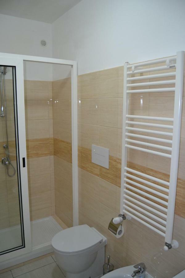 Guesthouse Holiday Formia Beach Eksteriør billede