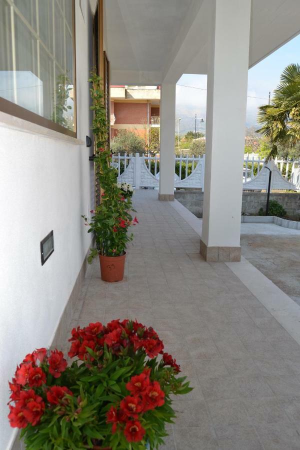 Guesthouse Holiday Formia Beach Eksteriør billede