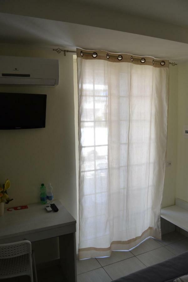Guesthouse Holiday Formia Beach Eksteriør billede