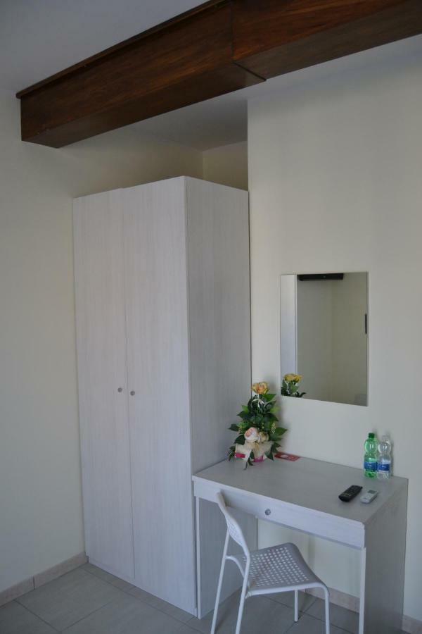 Guesthouse Holiday Formia Beach Eksteriør billede