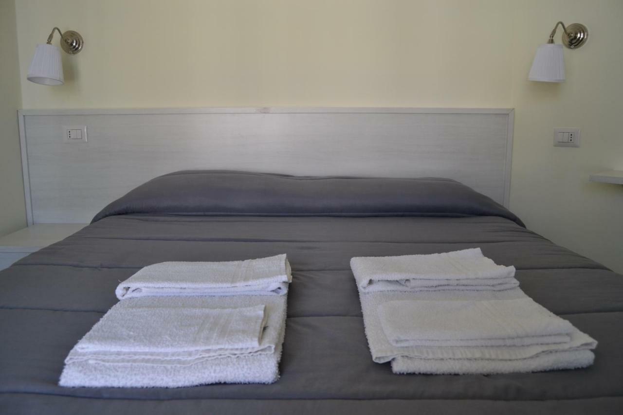 Guesthouse Holiday Formia Beach Eksteriør billede
