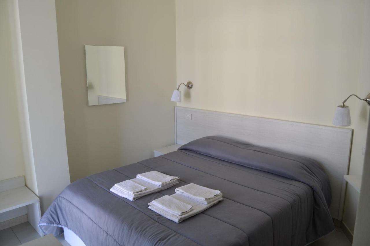 Guesthouse Holiday Formia Beach Eksteriør billede