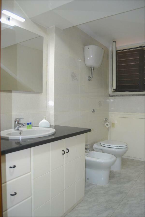 Guesthouse Holiday Formia Beach Eksteriør billede