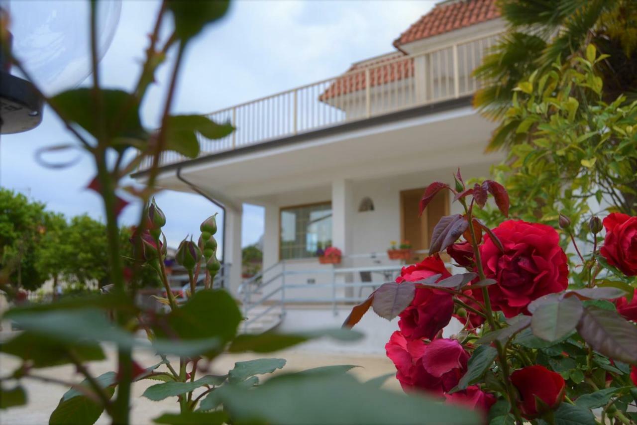 Guesthouse Holiday Formia Beach Eksteriør billede