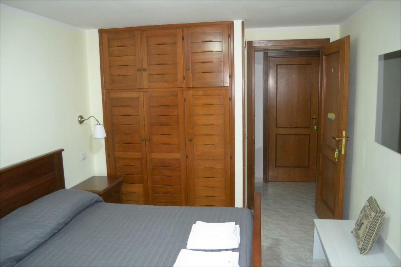 Guesthouse Holiday Formia Beach Eksteriør billede