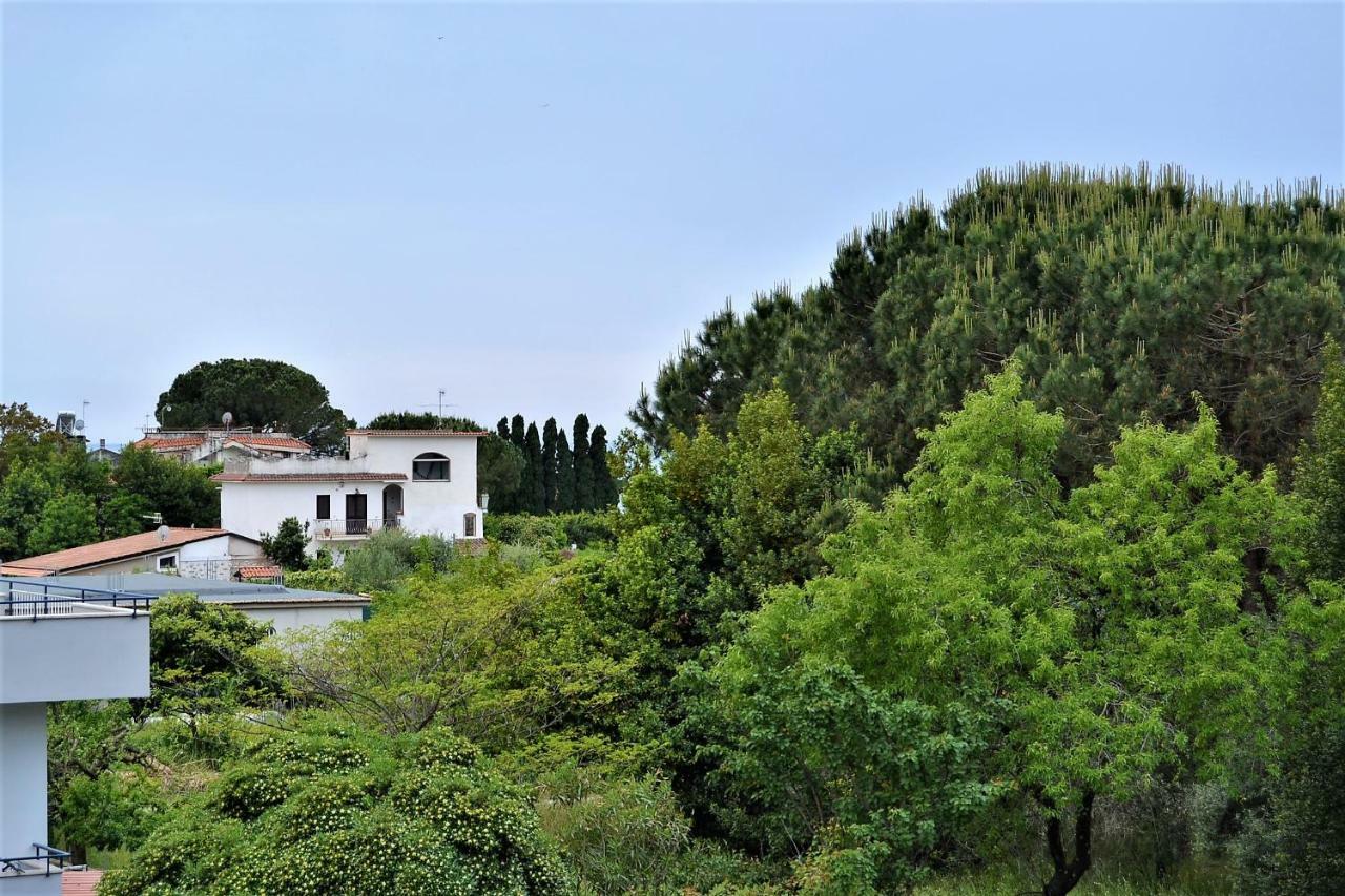Guesthouse Holiday Formia Beach Eksteriør billede