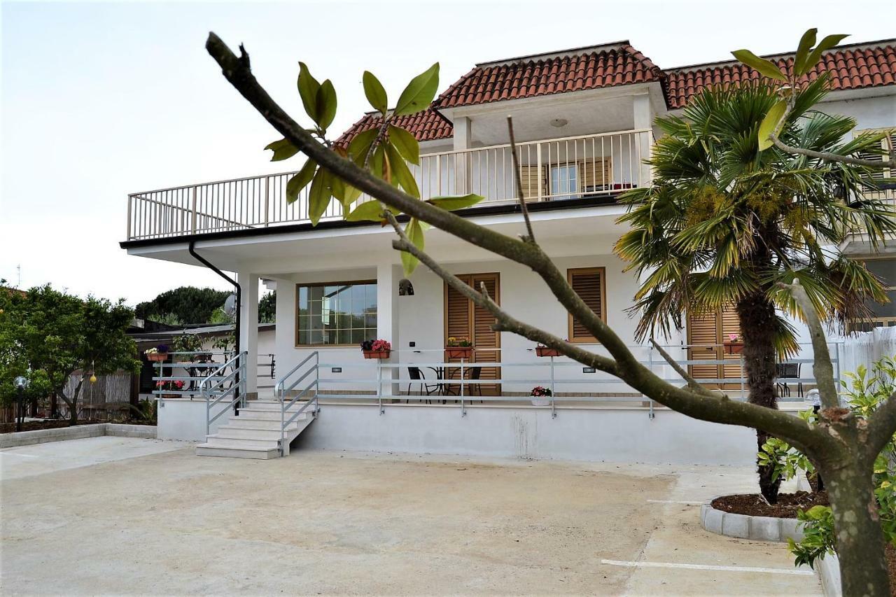 Guesthouse Holiday Formia Beach Eksteriør billede