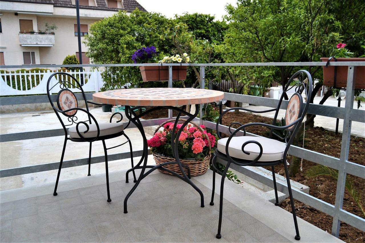 Guesthouse Holiday Formia Beach Eksteriør billede