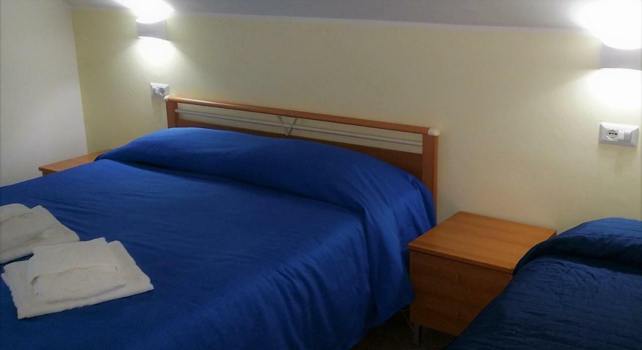 Guesthouse Holiday Formia Beach Eksteriør billede